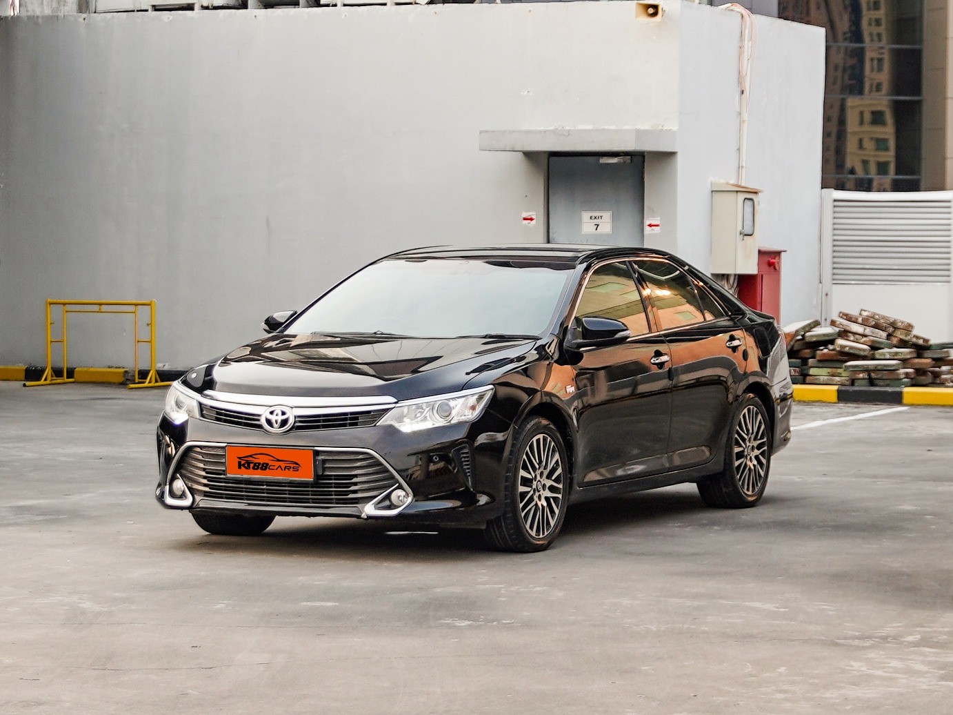 2017 Toyota Camry 2.5 V 2017 Toyota Camry 2.5 V