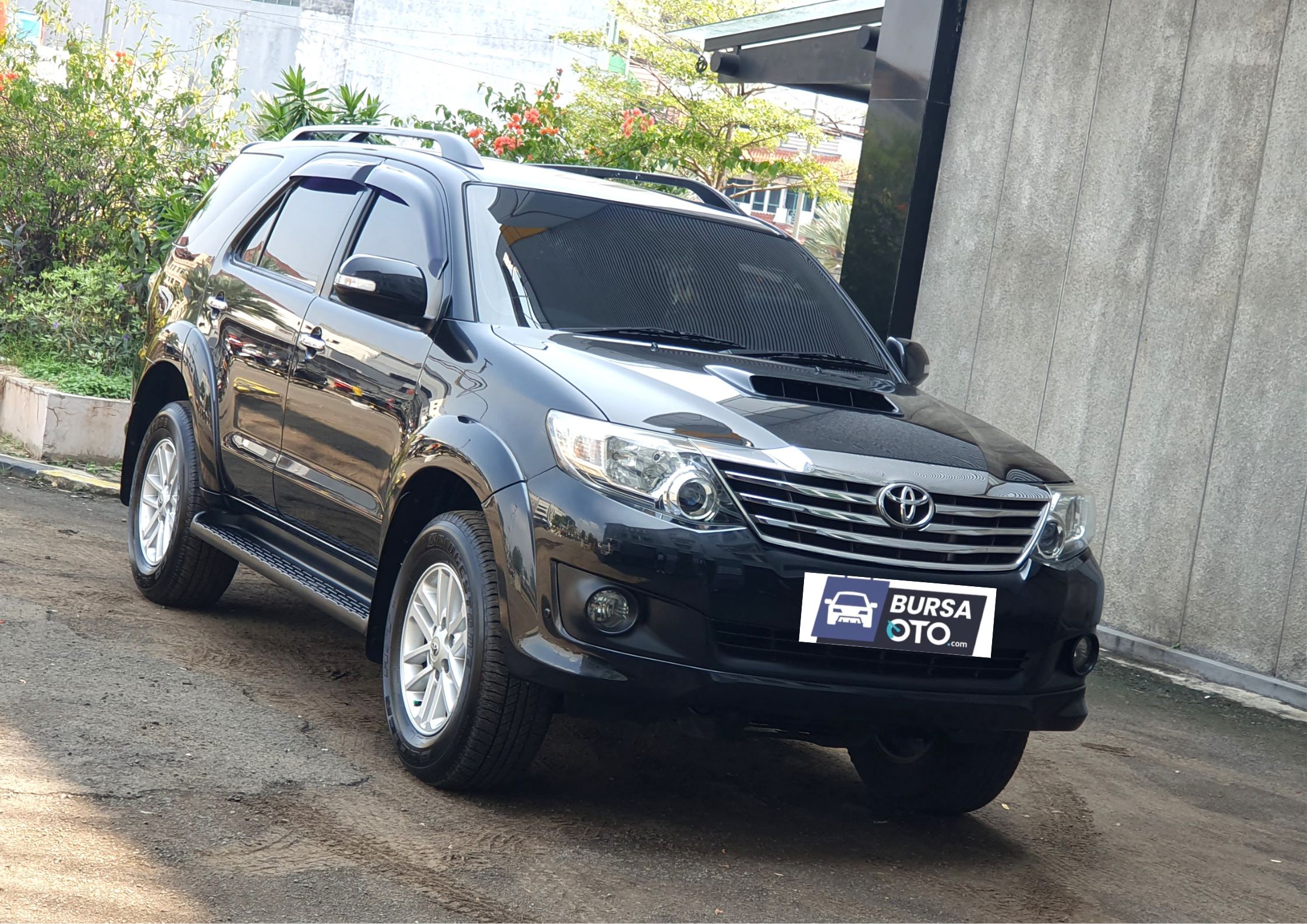 2013 Toyota Fortuner  2013 Toyota Fortuner