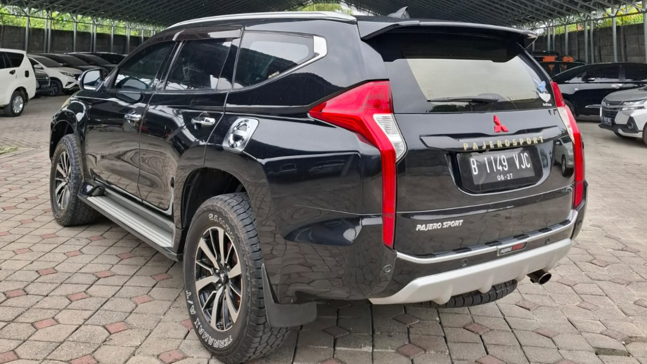 2016 Mitsubishi Pajero Sport Exceed MT 4x2 2016 Mitsubishi Pajero Sport Exceed MT 4x2