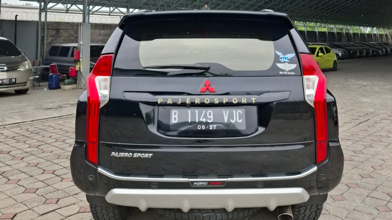 2016 Mitsubishi Pajero Sport Exceed MT 4x2 2016 Mitsubishi Pajero Sport Exceed MT 4x2