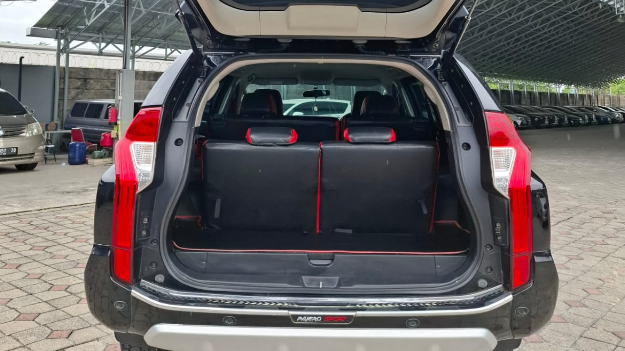 2016 Mitsubishi Pajero Sport Exceed MT 4x2 2016 Mitsubishi Pajero Sport Exceed MT 4x2