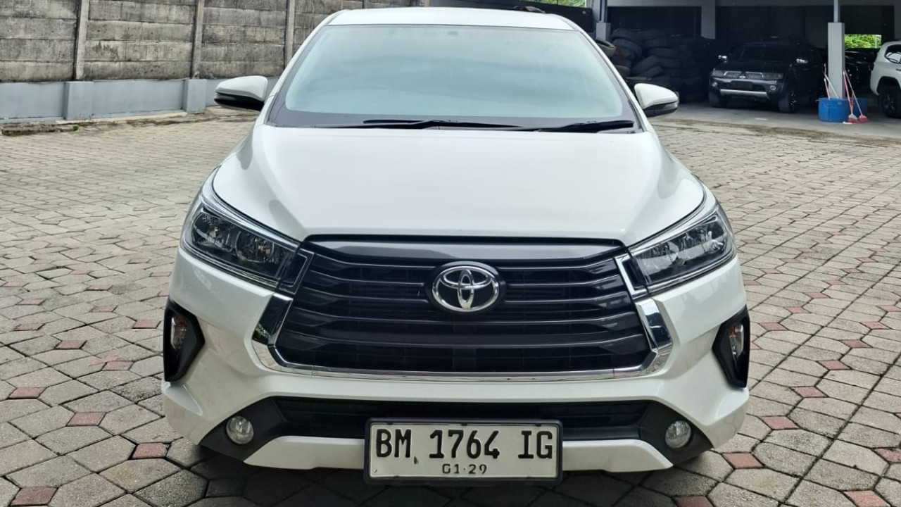 Second Hand 2023 Toyota Innova DIESEL G 2.4 AT Second Hand 2023 Toyota Innova DIESEL G 2.4 AT