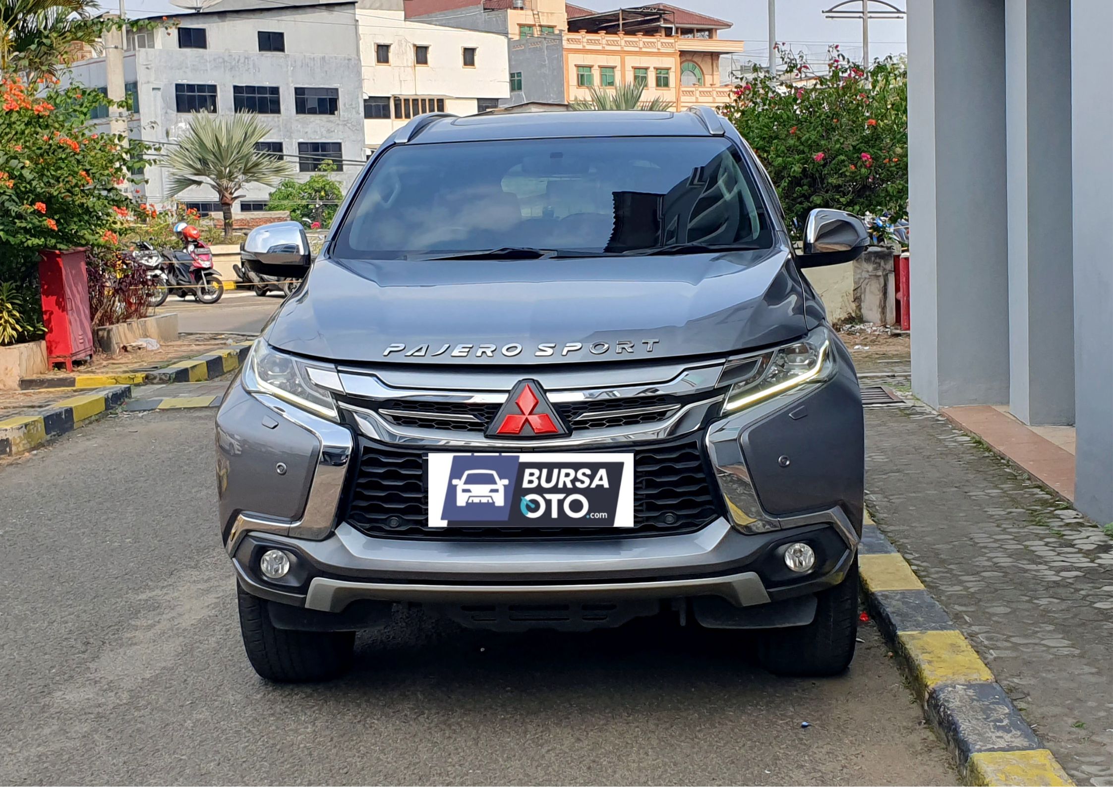 2019 Mitsubishi Pajero Sport  Dakar 4x2 AT Bekas 2019 Mitsubishi Pajero Sport  Dakar 4x2 AT Bekas