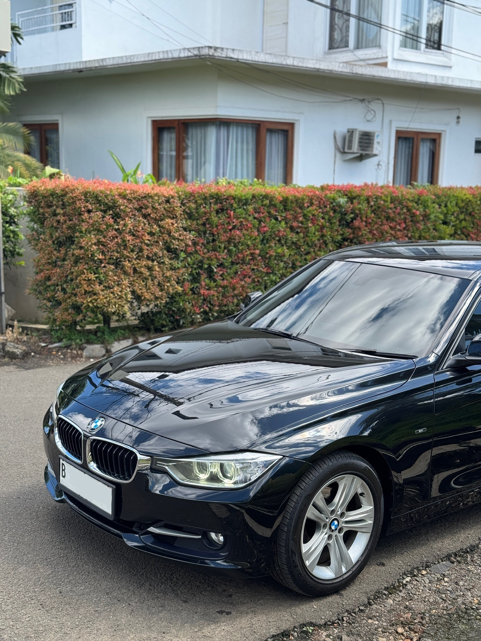 2013 BMW 3 Series Sedan 320i Sport 2013 BMW 3 Series Sedan 320i Sport