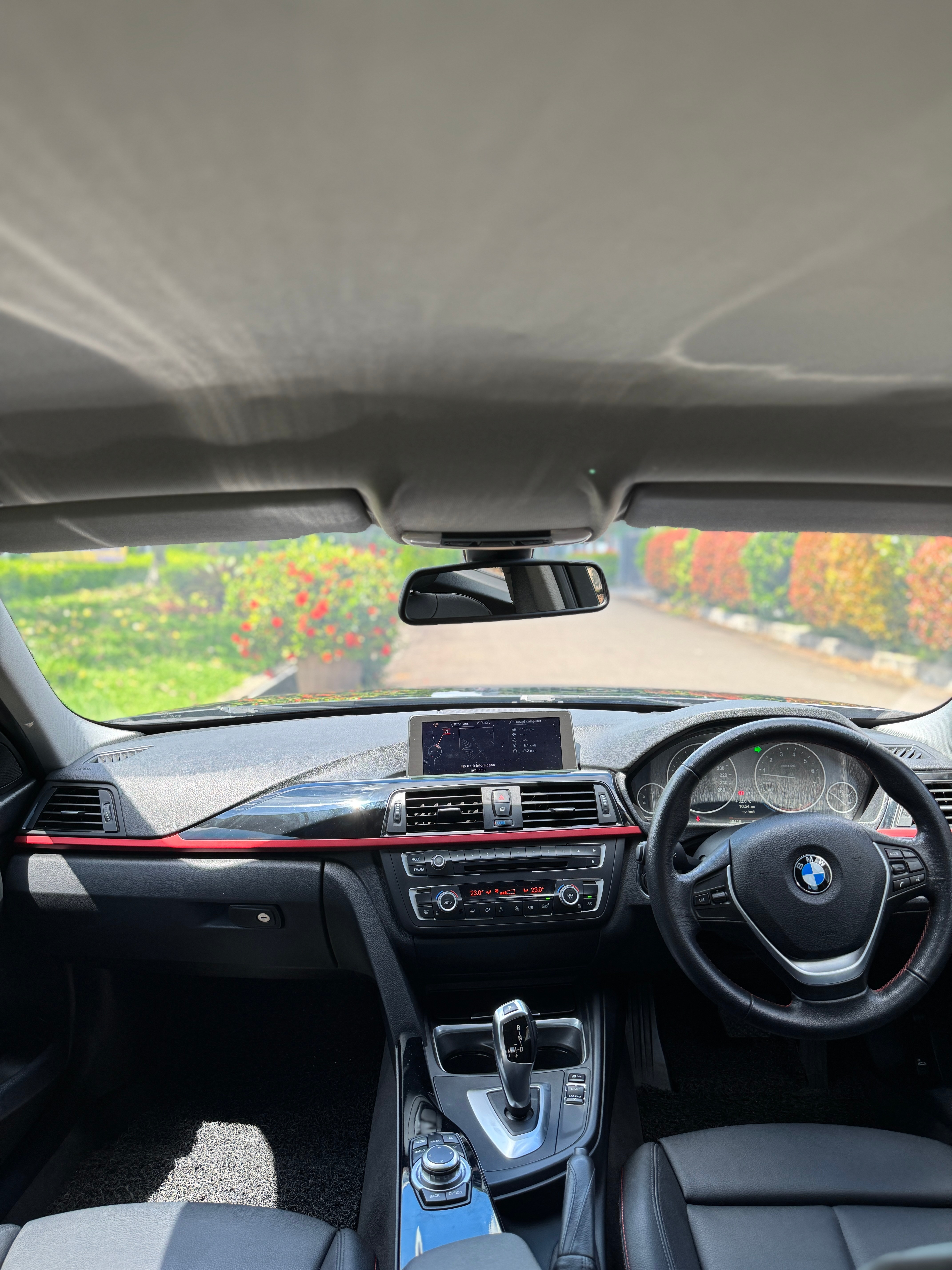 2013 BMW 3 Series Sedan 320i Sport 2013 BMW 3 Series Sedan 320i Sport