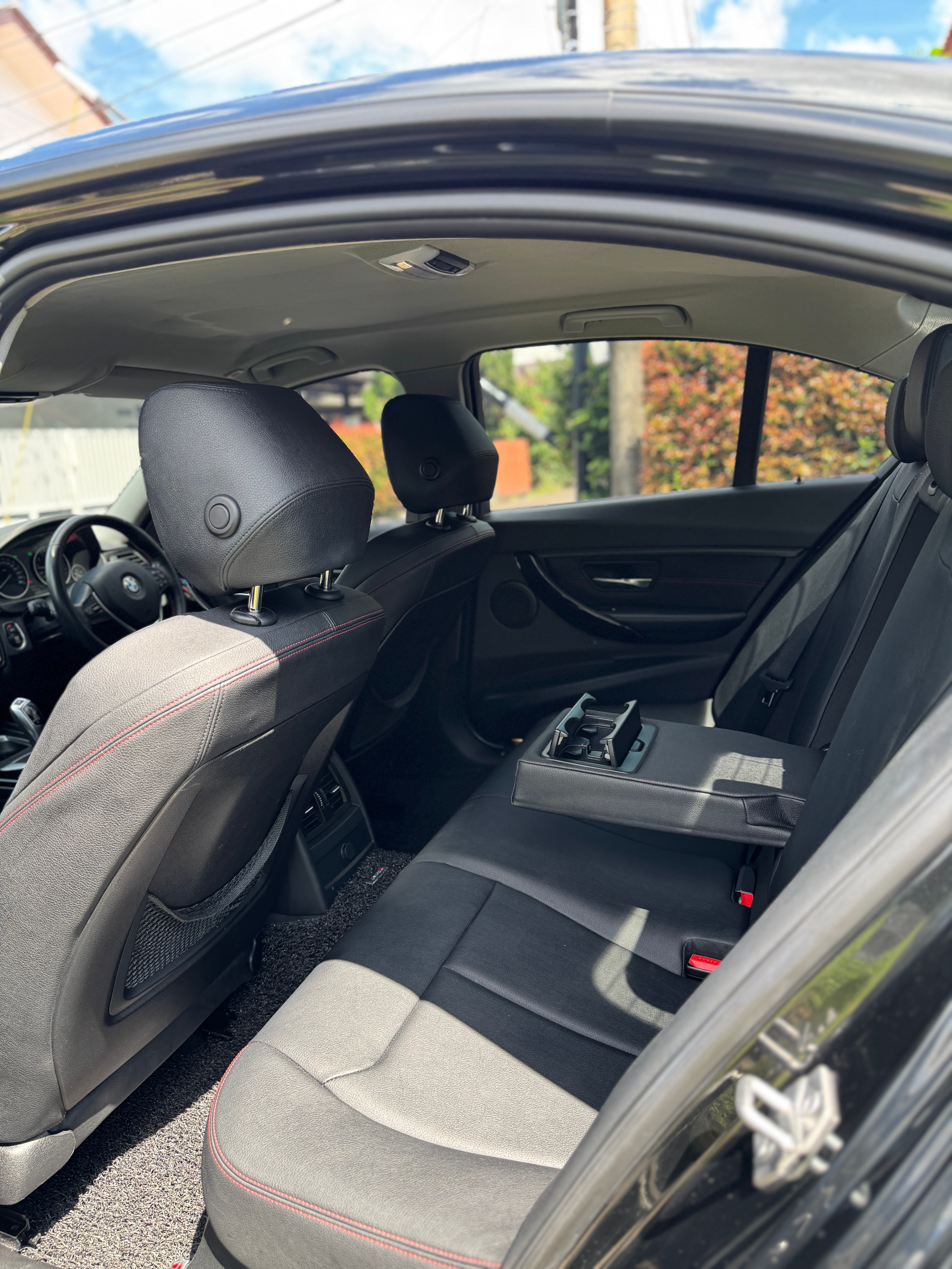 2013 BMW 3 Series Sedan 320i Sport 2013 BMW 3 Series Sedan 320i Sport