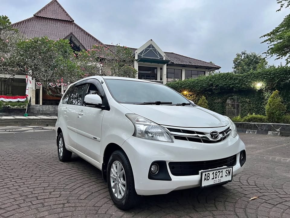 2014 Daihatsu Grand Xenia 1.3 R Deluxe MT 2014 Daihatsu Grand Xenia 1.3 R Deluxe MT