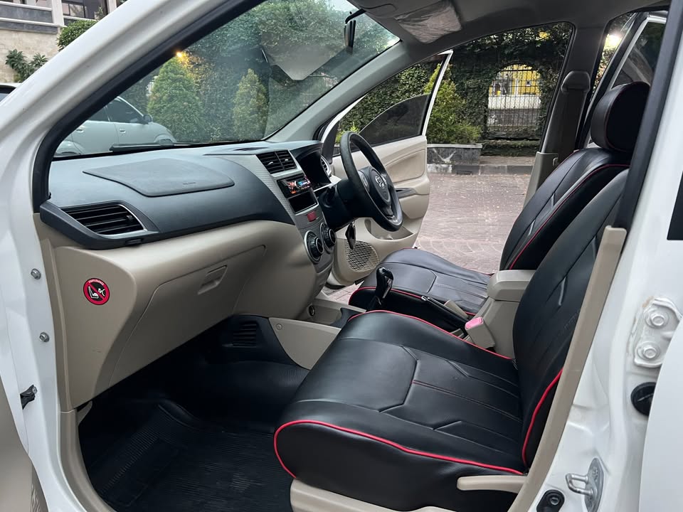 2014 Daihatsu Grand Xenia 1.3 R Deluxe MT 2014 Daihatsu Grand Xenia 1.3 R Deluxe MT