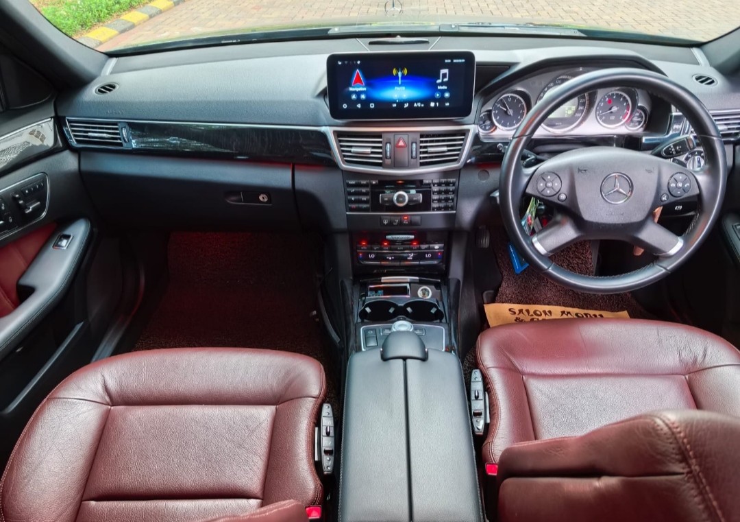 2010 Mercedes Benz E-Class 2010 Mercedes Benz E-Class