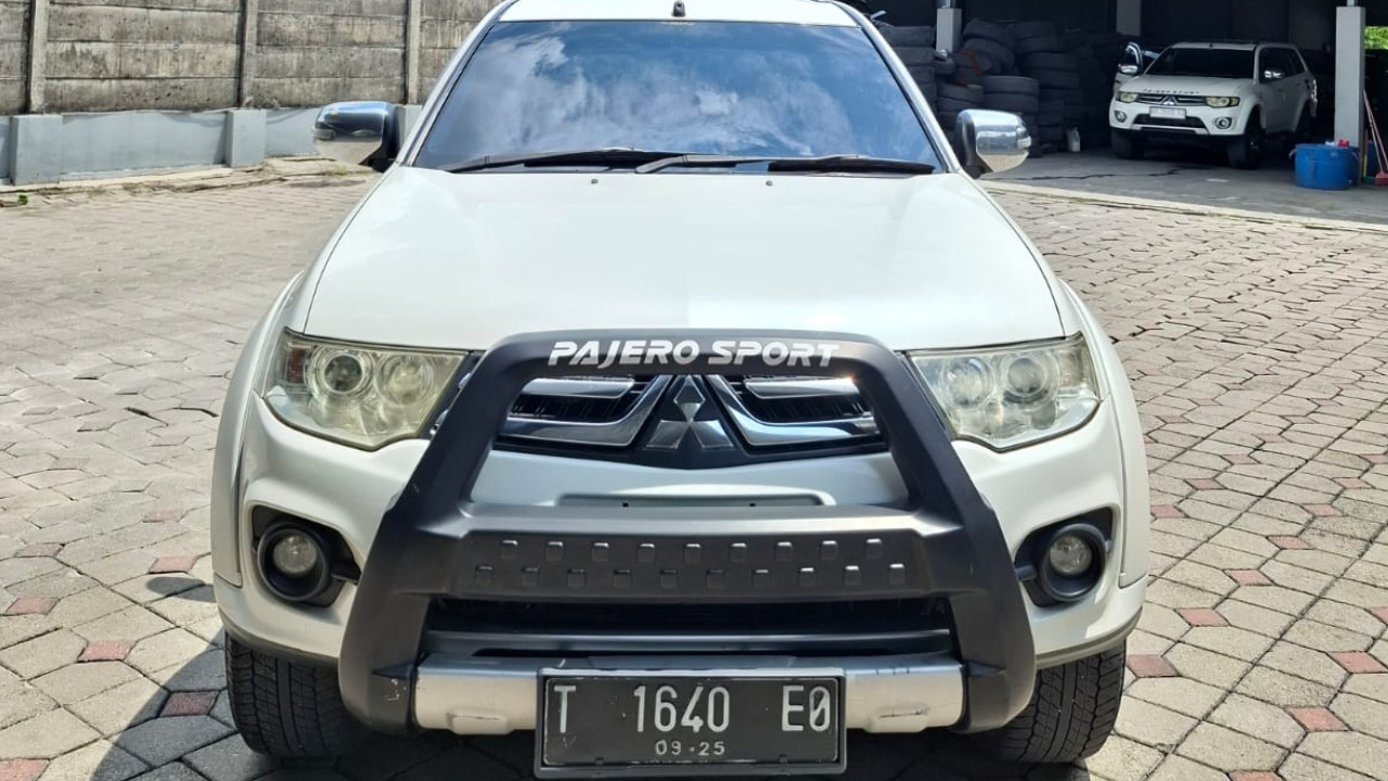Second Hand 2015 Mitsubishi Pajero Sport  Second Hand 2015 Mitsubishi Pajero Sport