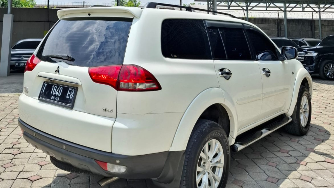 2015 Mitsubishi Pajero Sport  2015 Mitsubishi Pajero Sport