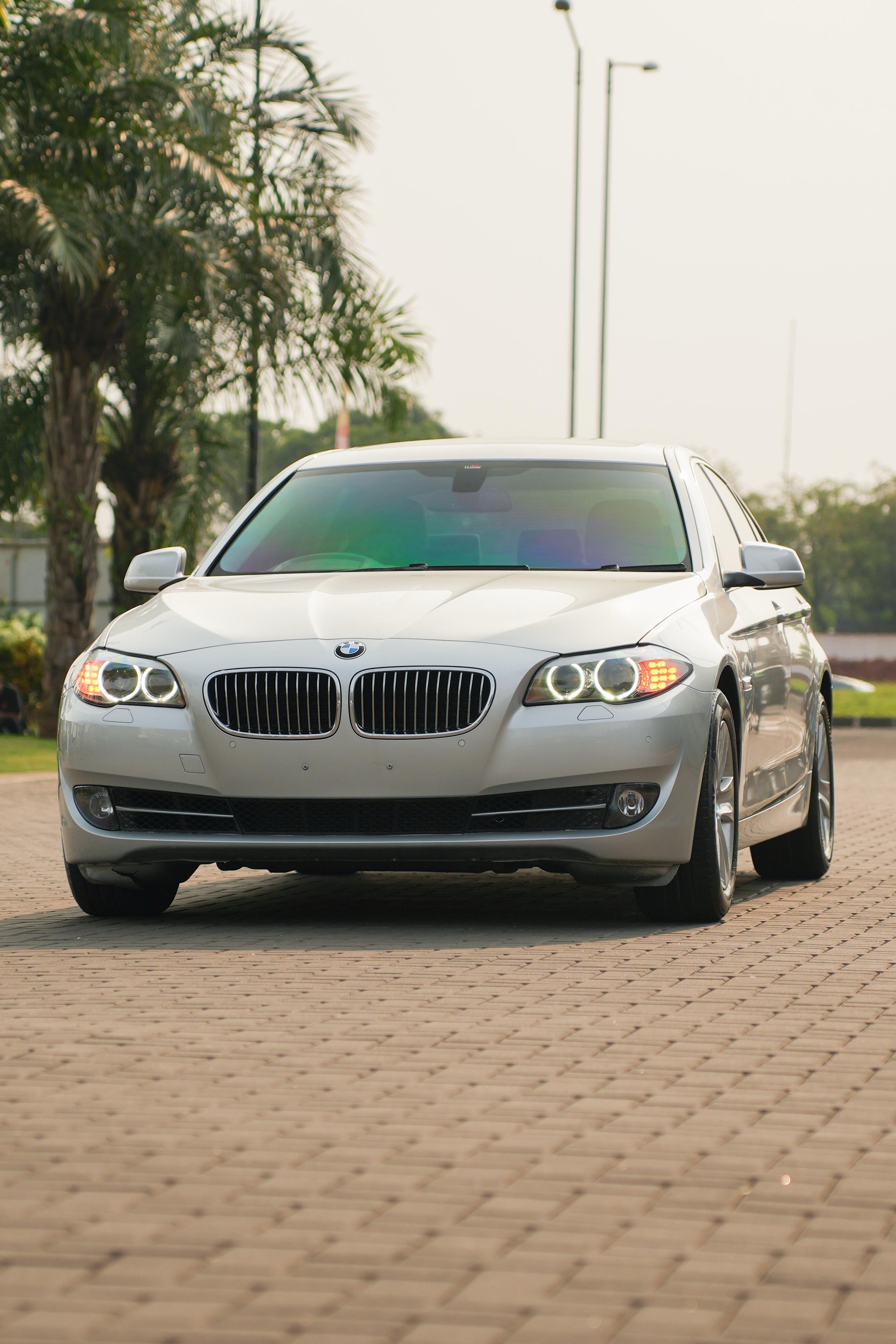 2013 BMW 5 Series Sedan  528i F10 LUXURY Bekas 2013 BMW 5 Series Sedan  528i F10 LUXURY Bekas