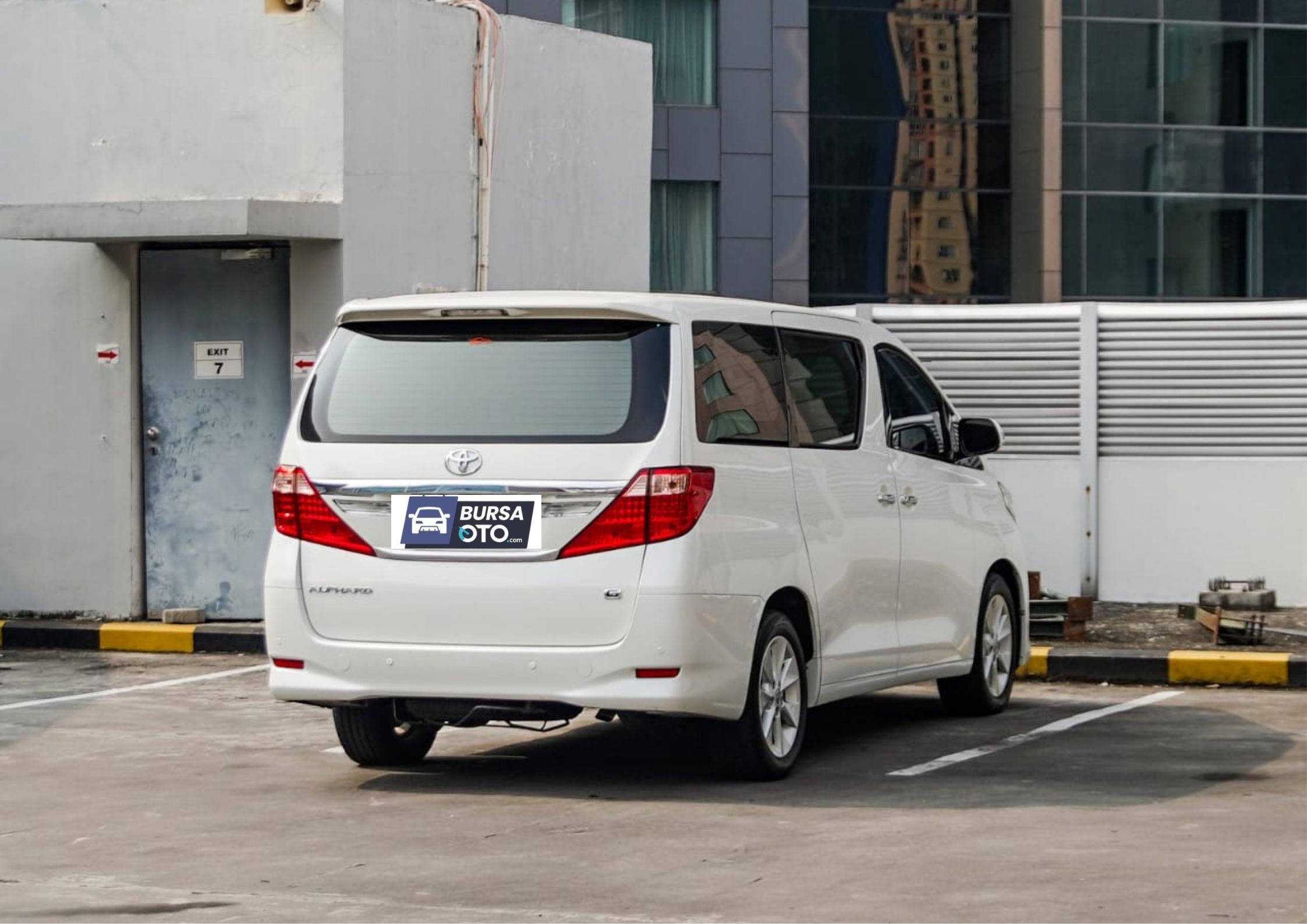 2012 Toyota Alphard 2012 Toyota Alphard