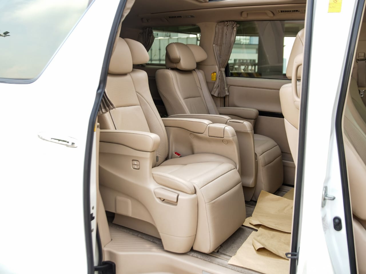 2012 Toyota Alphard 2012 Toyota Alphard