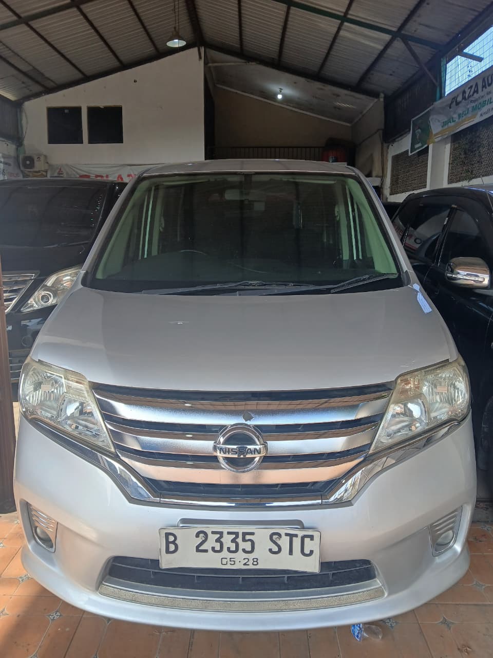 2013 Nissan Serena 2013 Nissan Serena