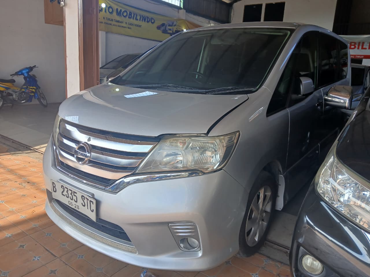 2013 Nissan Serena 2013 Nissan Serena