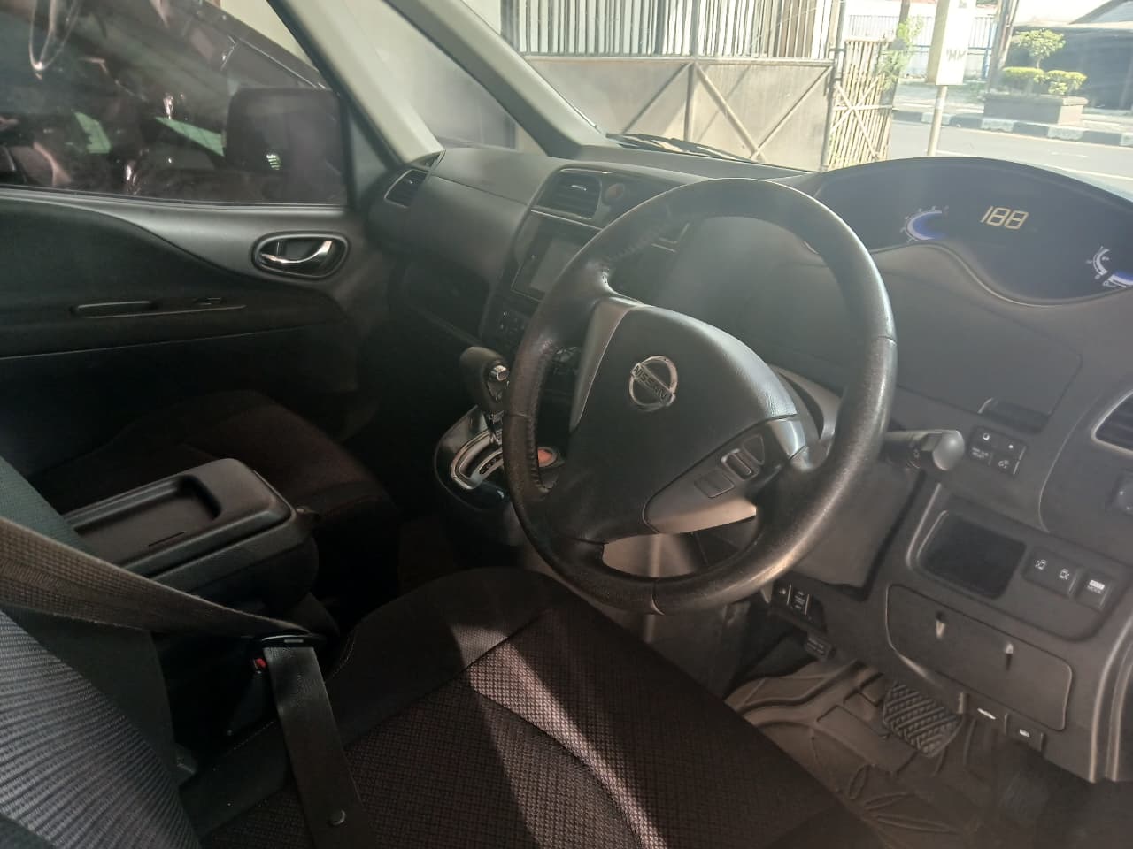 2013 Nissan Serena 2013 Nissan Serena