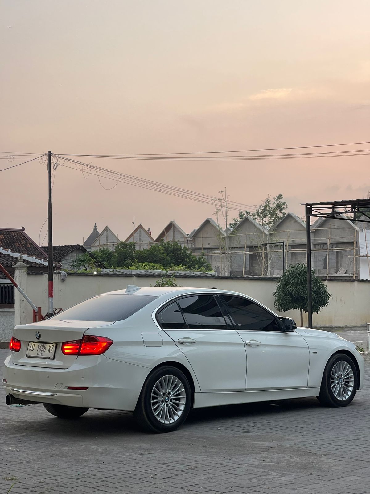 2013 BMW 3 Series Sedan  320i F30 LUXURY 2013 BMW 3 Series Sedan  320i F30 LUXURY