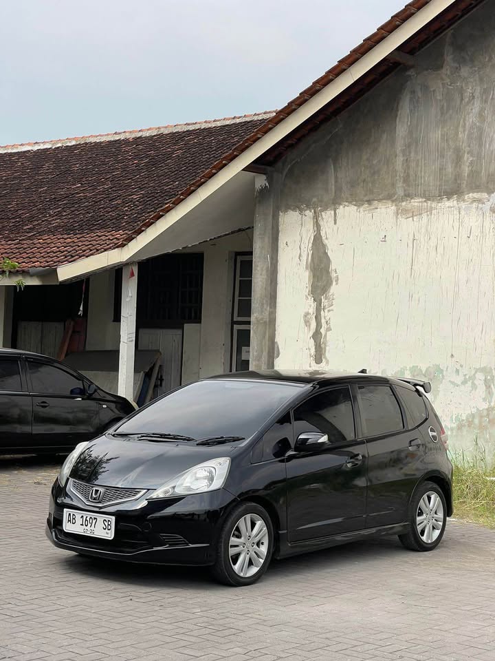 2009 Honda Jazz  1.5L RS AT 2009 Honda Jazz  1.5L RS AT