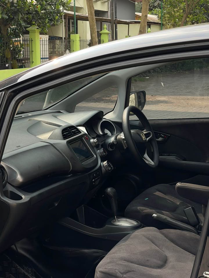 2009 Honda Jazz  1.5L RS AT 2009 Honda Jazz  1.5L RS AT