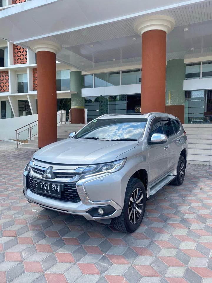 2016 Mitsubishi Pajero Sport Dakar AT 4x2 2016 Mitsubishi Pajero Sport Dakar AT 4x2