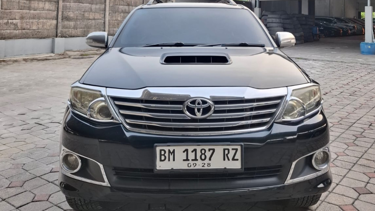 Second Hand 2013 Toyota Fortuner  2.5L G VNT TRD Diesel AT Second Hand 2013 Toyota Fortuner  2.5L G VNT TRD Diesel AT