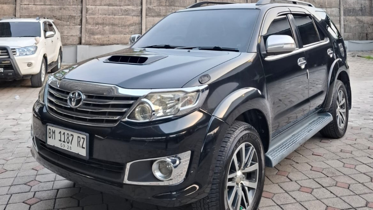 2013 Toyota Fortuner  2.5L G VNT TRD Diesel AT 2013 Toyota Fortuner  2.5L G VNT TRD Diesel AT