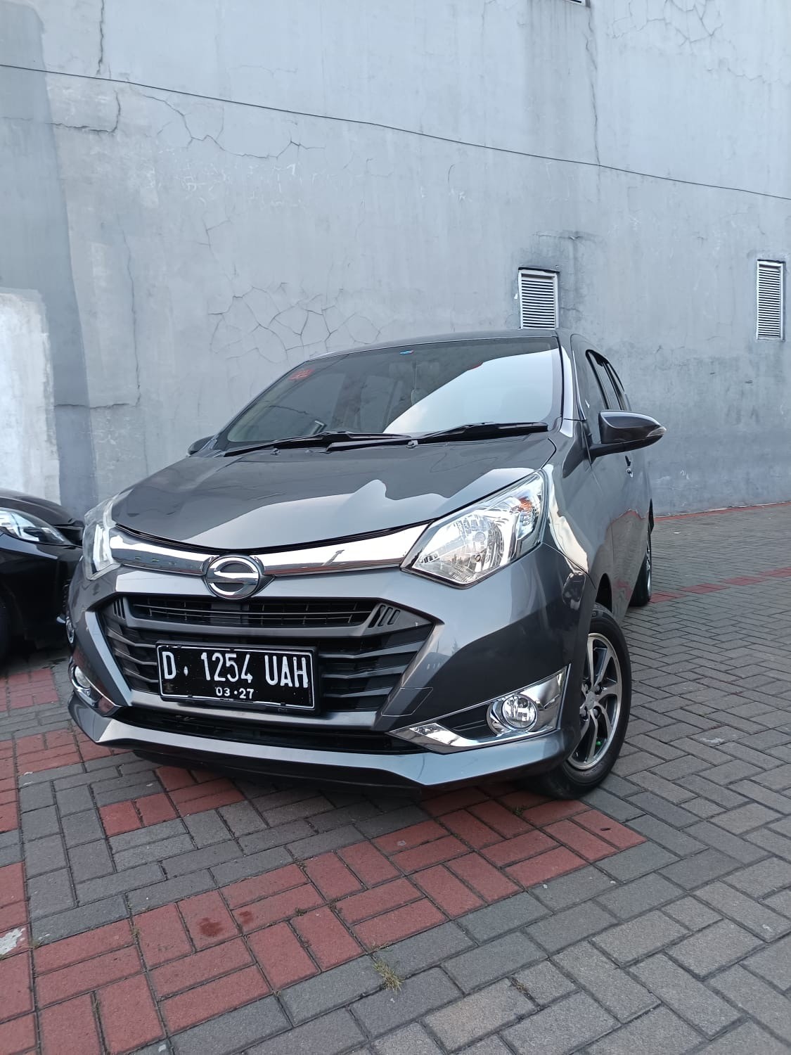 2017 Daihatsu Sigra  1.2 R AT 2017 Daihatsu Sigra  1.2 R AT