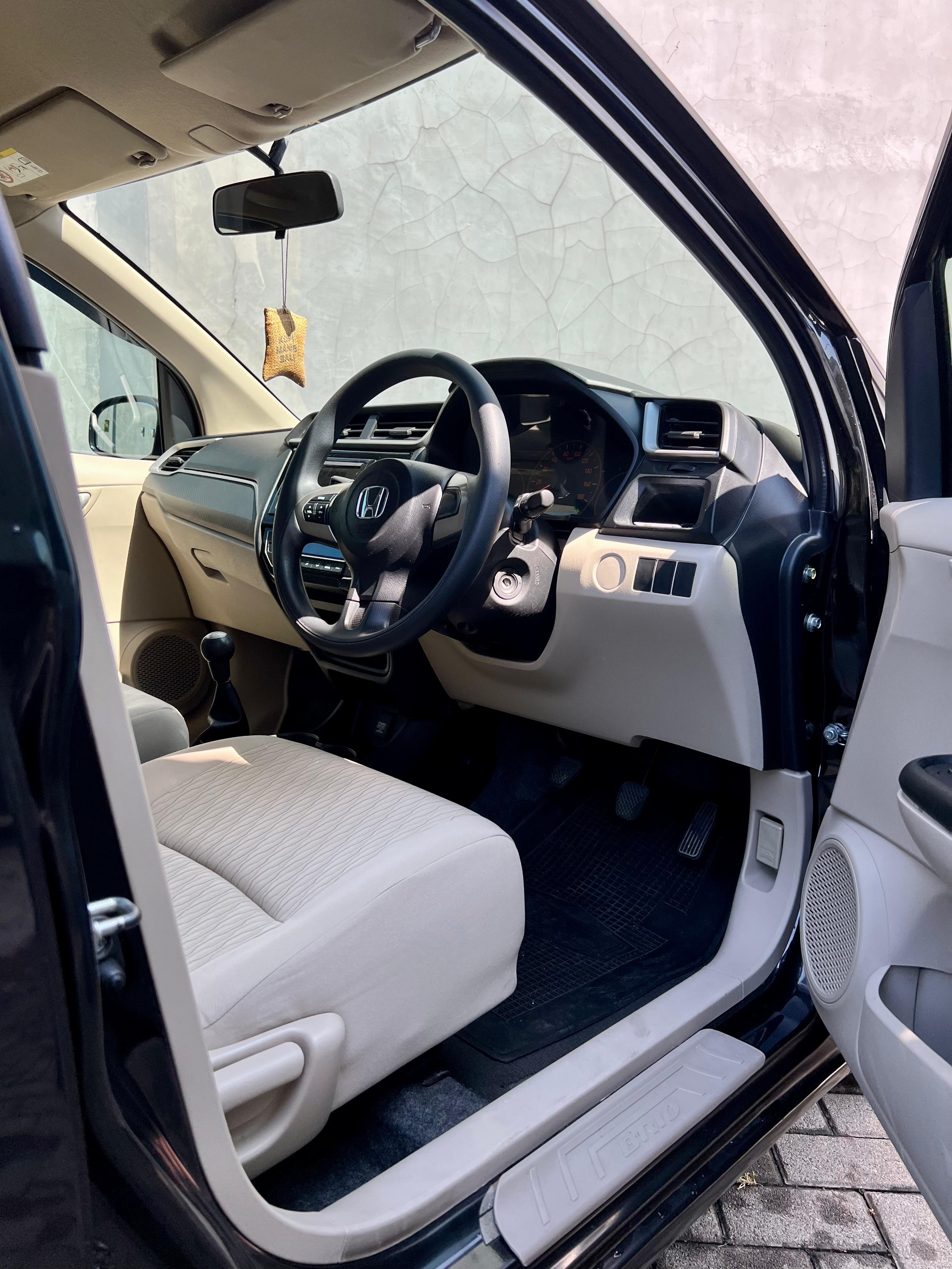 2017 Honda Brio  Satya E MT 2017 Honda Brio  Satya E MT