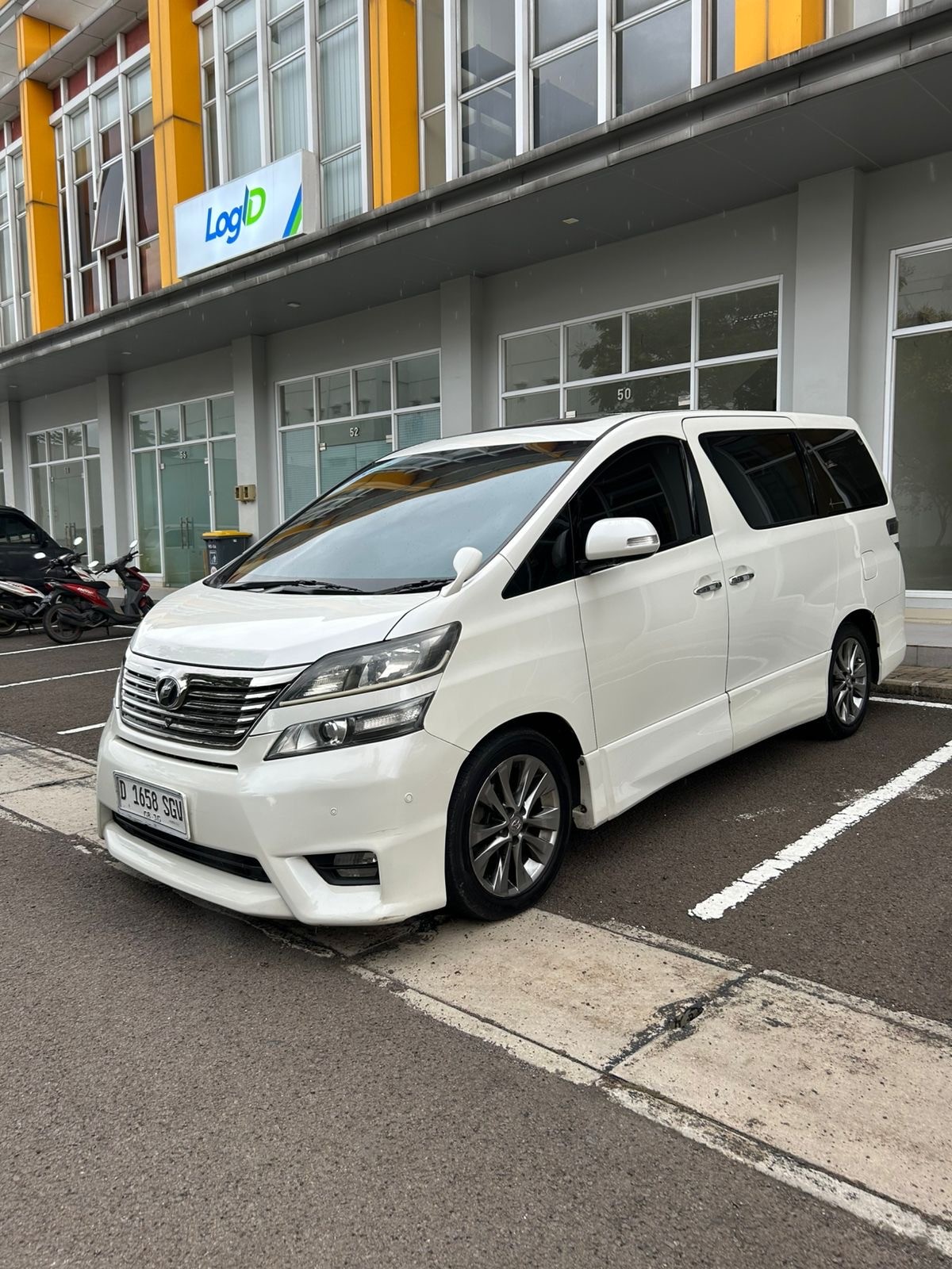 2011 Toyota Alphard Vellfire V 2.4L AT 2011 Toyota Alphard Vellfire V 2.4L AT