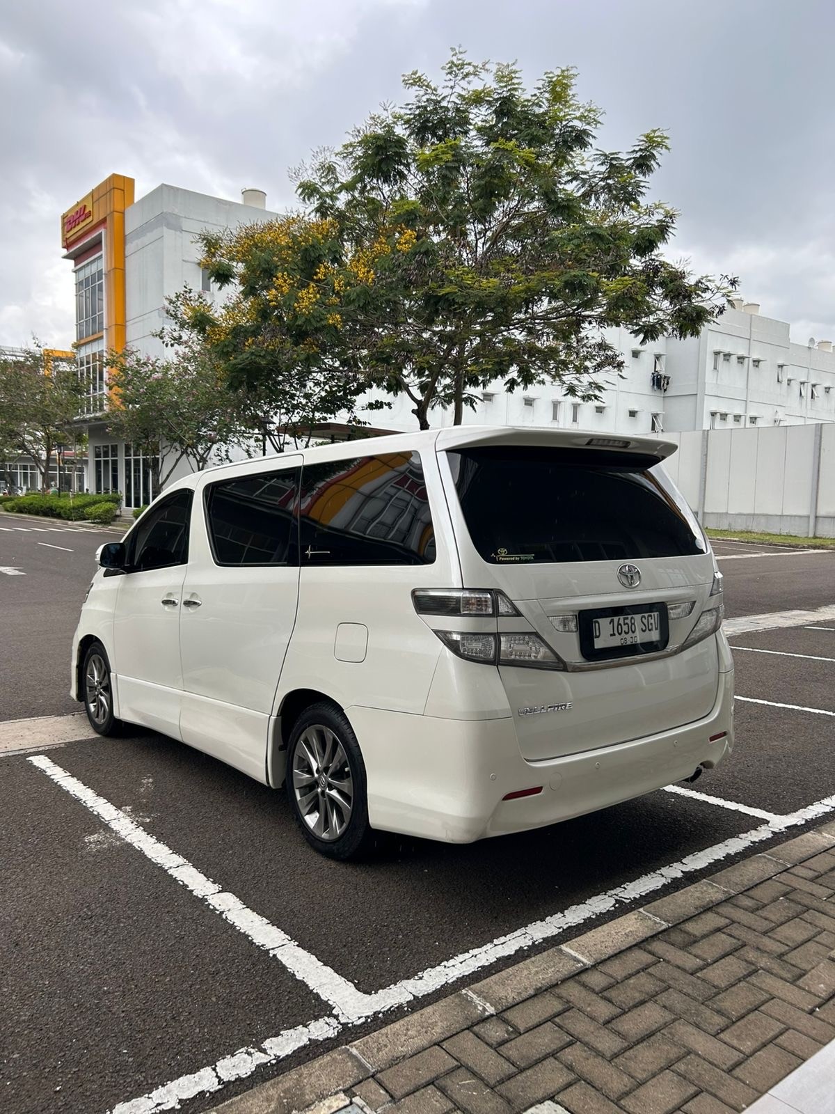 2011 Toyota Alphard Vellfire V 2.4L AT 2011 Toyota Alphard Vellfire V 2.4L AT