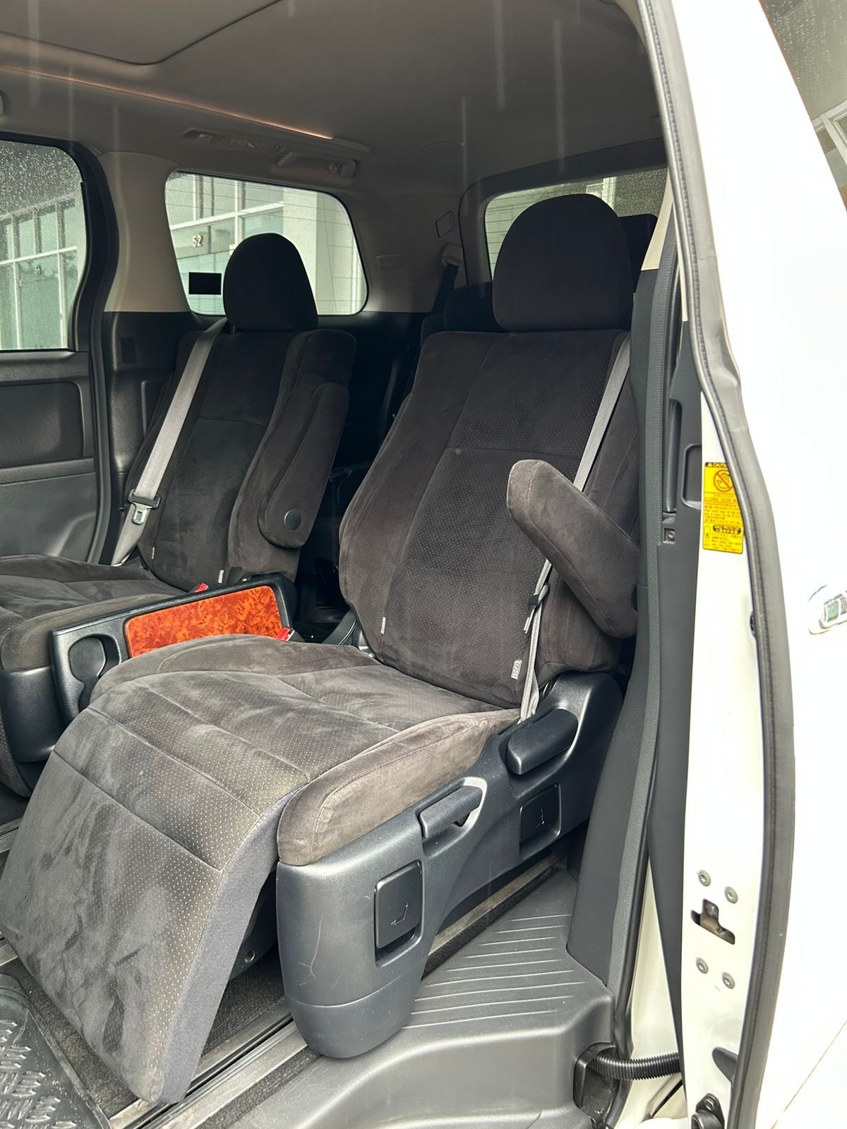 2011 Toyota Alphard Vellfire V 2.4L AT 2011 Toyota Alphard Vellfire V 2.4L AT