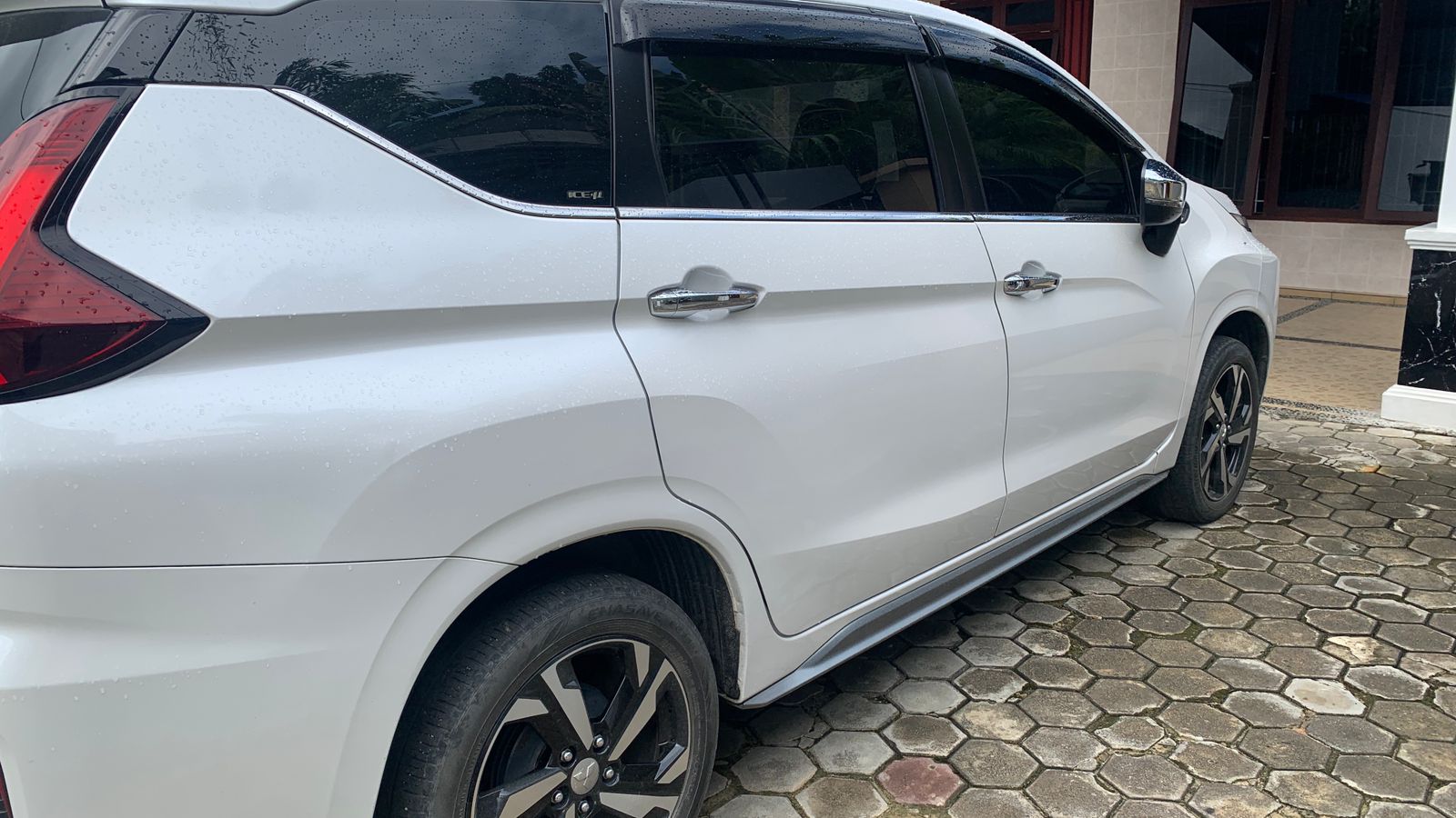 2022 Mitsubishi Xpander Ultimate CVT 2022 Mitsubishi Xpander Ultimate CVT