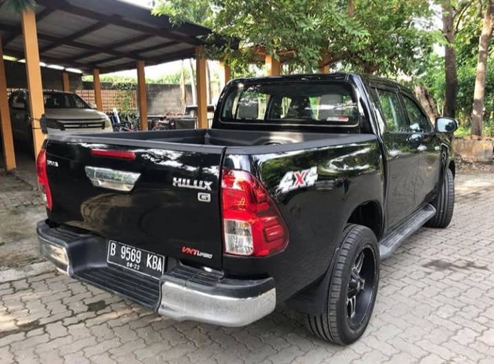 Old 2017 Toyota Hilux Double Cabin G 2.5L MT Double Cabin G 2.5L MT