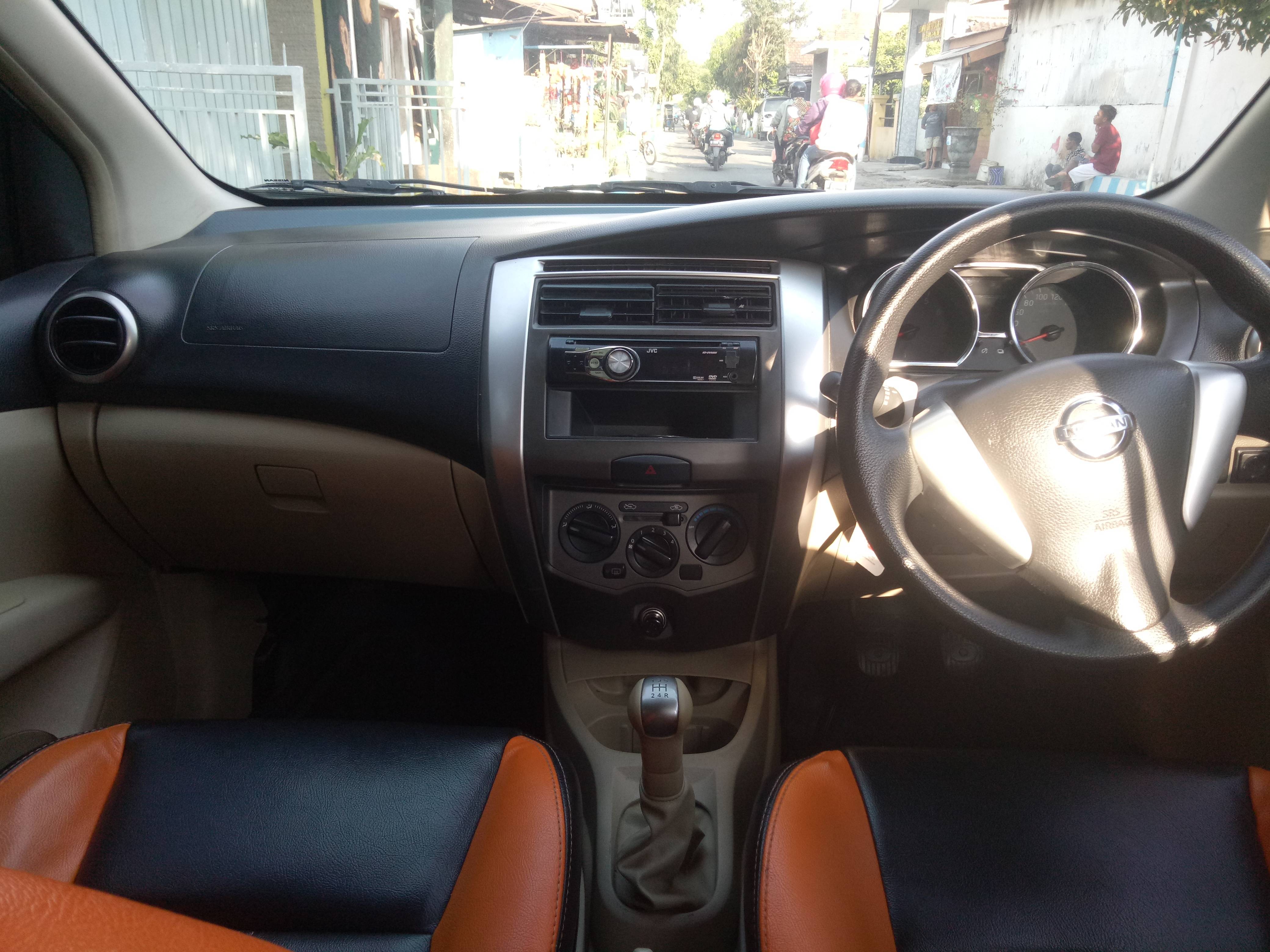 Dijual 2014 Nissan Livina XR 1.5 MT XR 1.5 MT Bekas