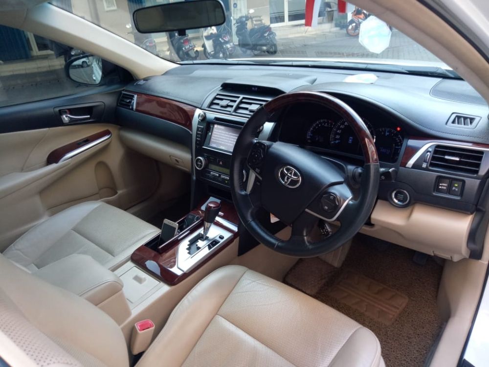 Used 2013 Toyota Camry V 2.5L AT V 2.5L AT for sale