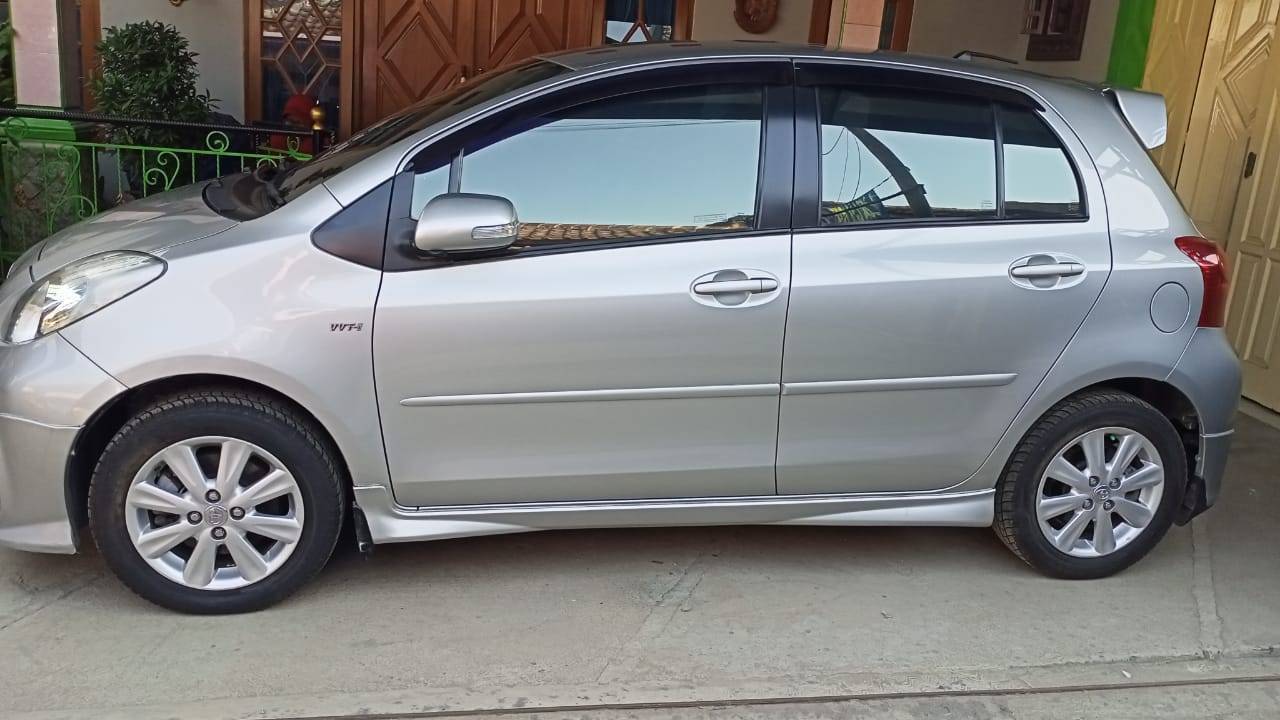 2013 Toyota Yaris 1.5 S M/T GR Sport 3 AB 1.5 S M/T GR Sport 3 AB tua