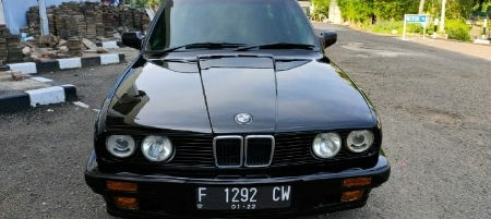 1998 BMW 3 Series Sedan  318iAt 318iAt bekas