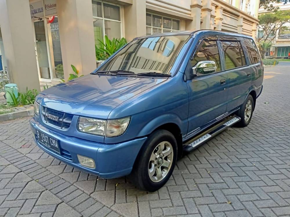 Old 2004 Isuzu Panther LM 2.5L MT LM 2.5L MT