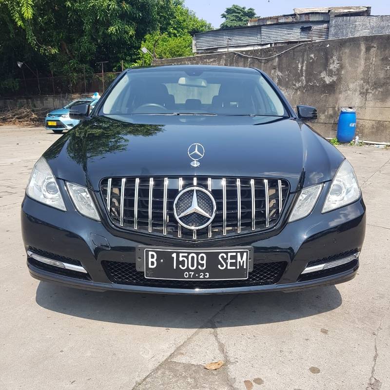 2013 Mercedes Benz E-Class E 200 CGI E 200 CGI bekas