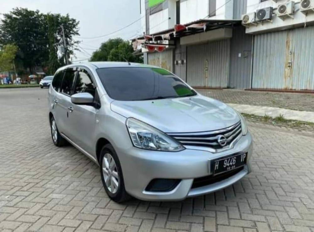 2014 Nissan Livina  1.5 SV SPV AT 1.5 SV SPV AT tua