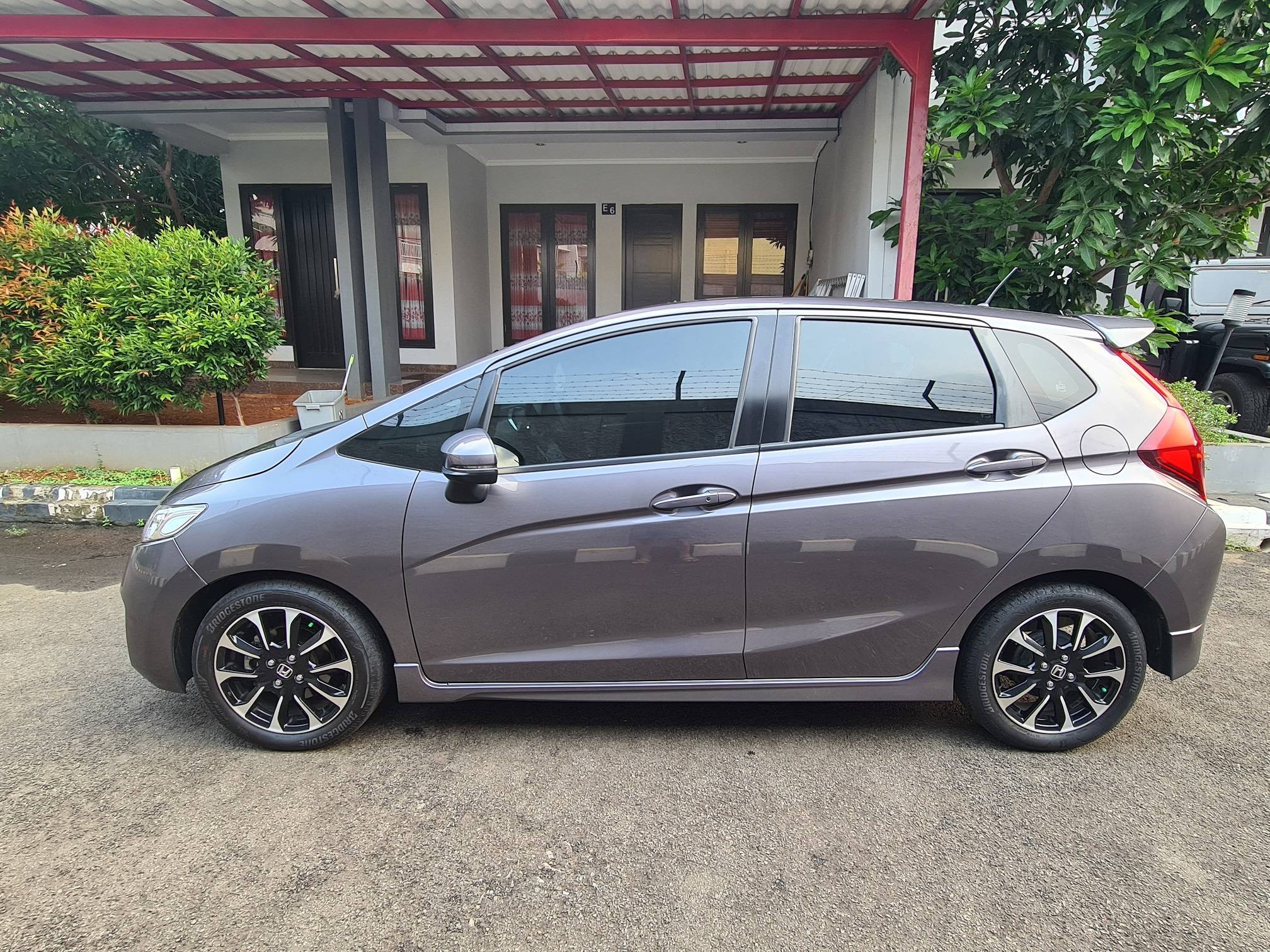 Dapatkan Informasi Harga & Penjual Mobil Bekas Honda Jazz 2016 514085 | Zigwheels