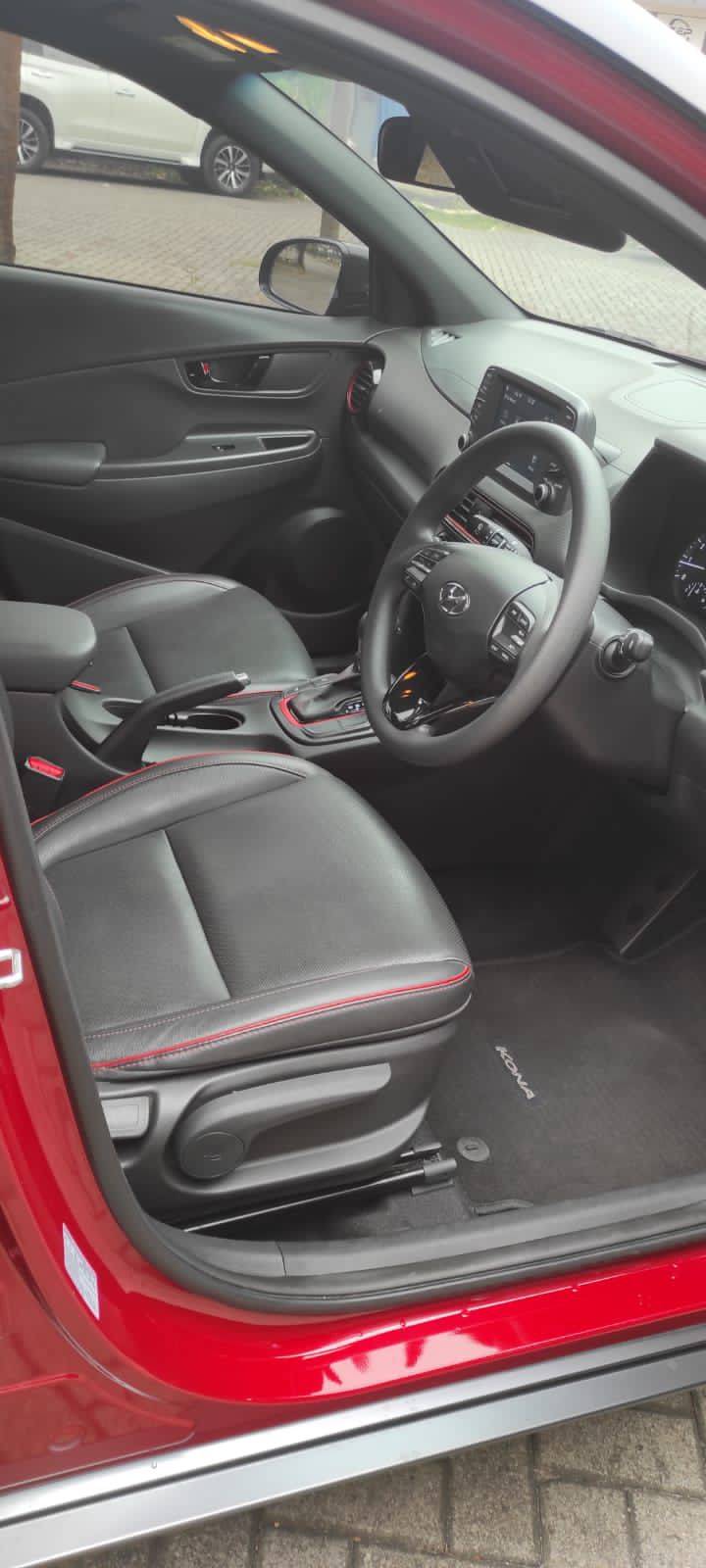 Dijual 2020 Hyundai Kona 2.0 SINGLE TONE A/T 2.0 SINGLE TONE A/T Bekas