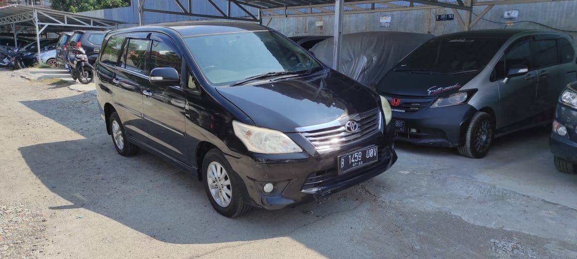 2012 Toyota Kijang Innova 2.0 V AT 2.0 V AT bekas
