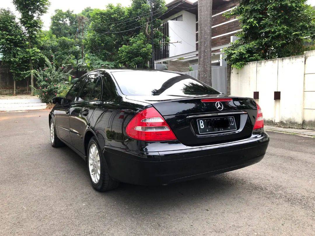 2010 Mercedes Benz E-Class E 200 Kompressor E 200 Kompressor tua