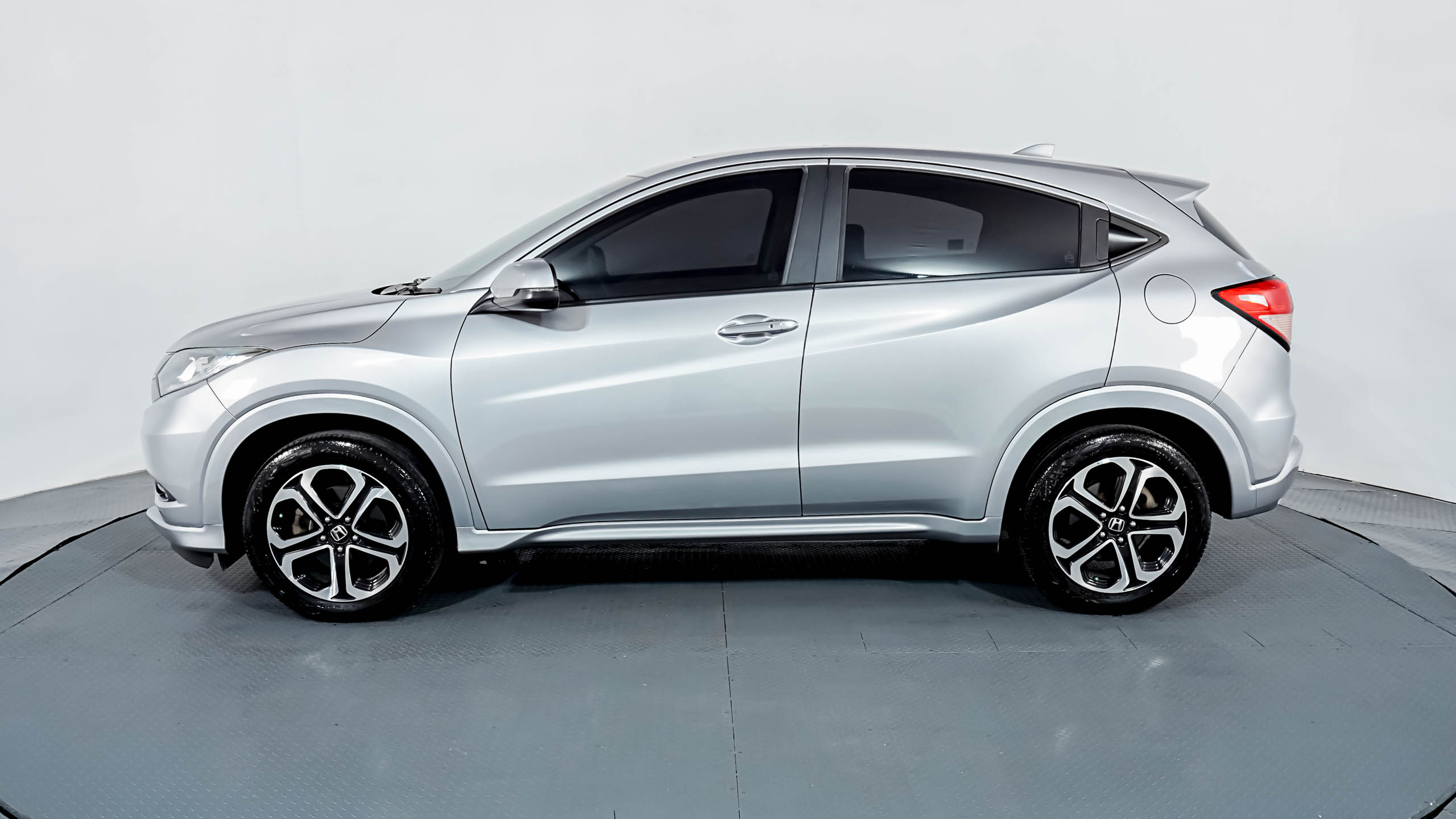 Old 2017 Honda HRV  1.8 Prestige 1.8 Prestige
