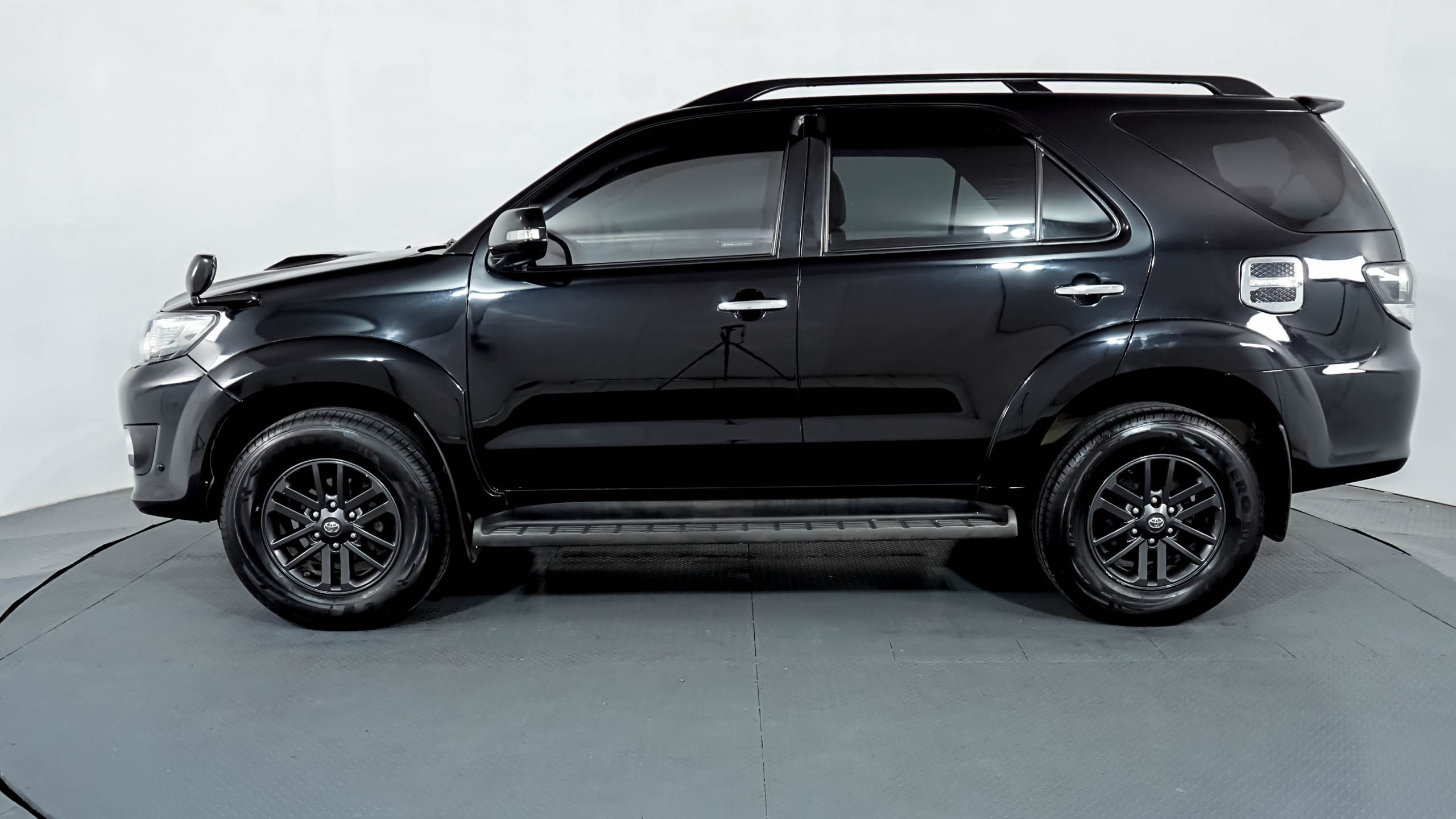 2015 Toyota Fortuner  2.5 G A/T 2.5 G A/T tua