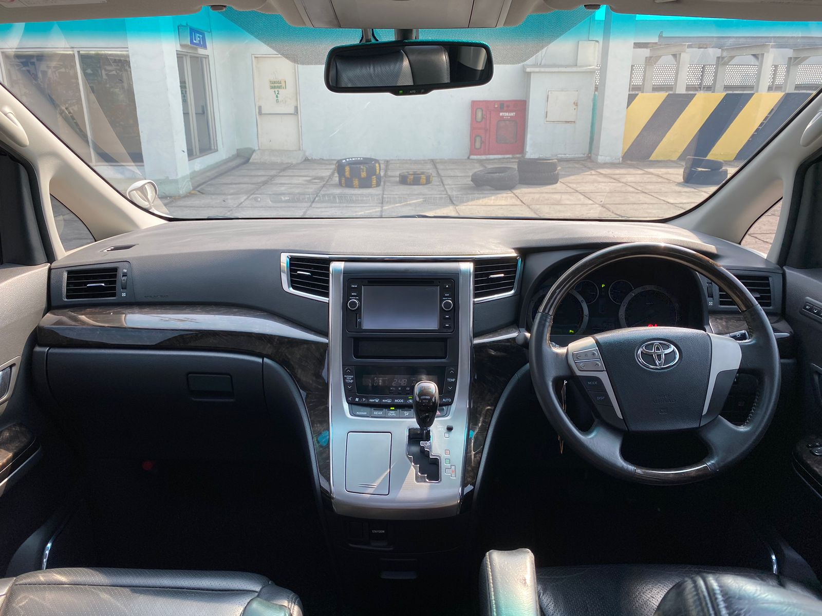 2014 Toyota Alphard 2014 Toyota Alphard