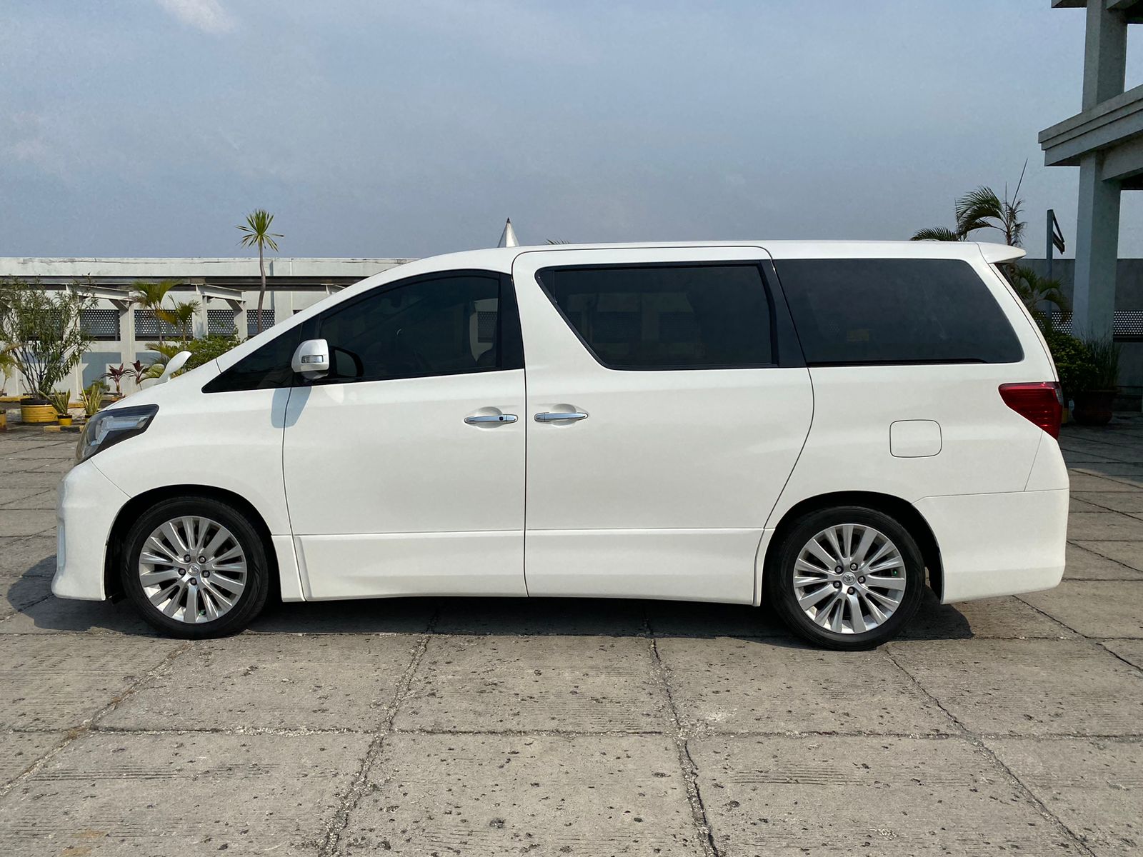2014 Toyota Alphard 2014 Toyota Alphard