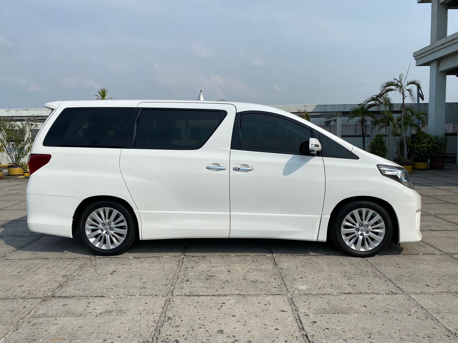 2014 Toyota Alphard 2014 Toyota Alphard